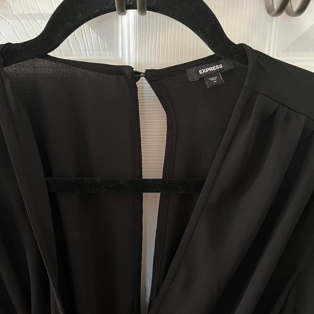 Express Elegant Long Sleeve V Neck Wide Leg Black Jumpsuit XL - Picture 3 of 5